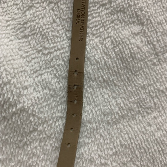 CUTE DISNEY SPARKLY WATCH WORN TWICE LIKE NEW CONDITION battery must be replaced - Picture 12 of 15